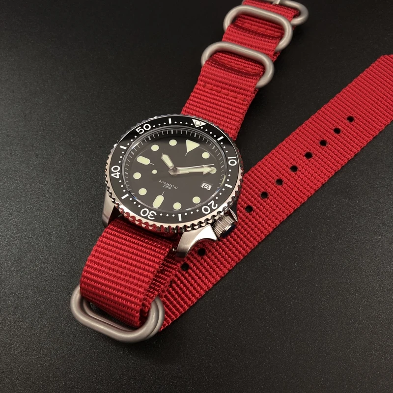 Мужские тунец SKX007 автоматические часы NH35 Mov не 200 м водостойкий сапфировое стекло нержавеющая сталь diver наручные часы для мужчин и женщин - Цвет: red nylon strap