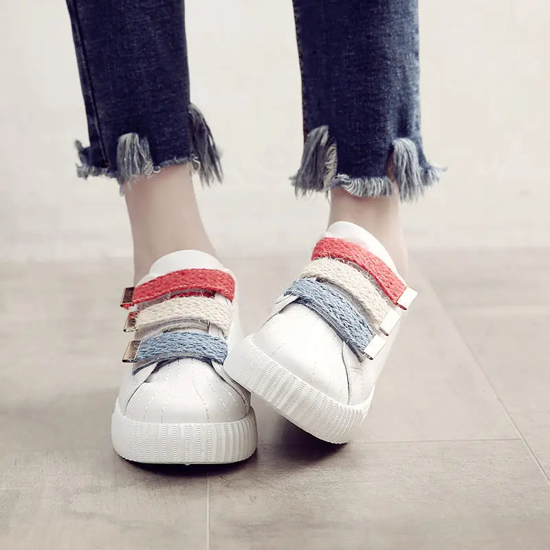 

Velcro Small White Shoes Women's 2019 Winter New Style Students Versatile Board Shoe Korean-style plus Velvet Canvas Shoes Cotto