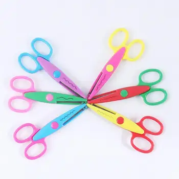 

1 pcs Handmade Children DIY 6 Patterns Album Lace Scissors Photo Pattern Lace Card Scissors Scissors Cartoons S1A3