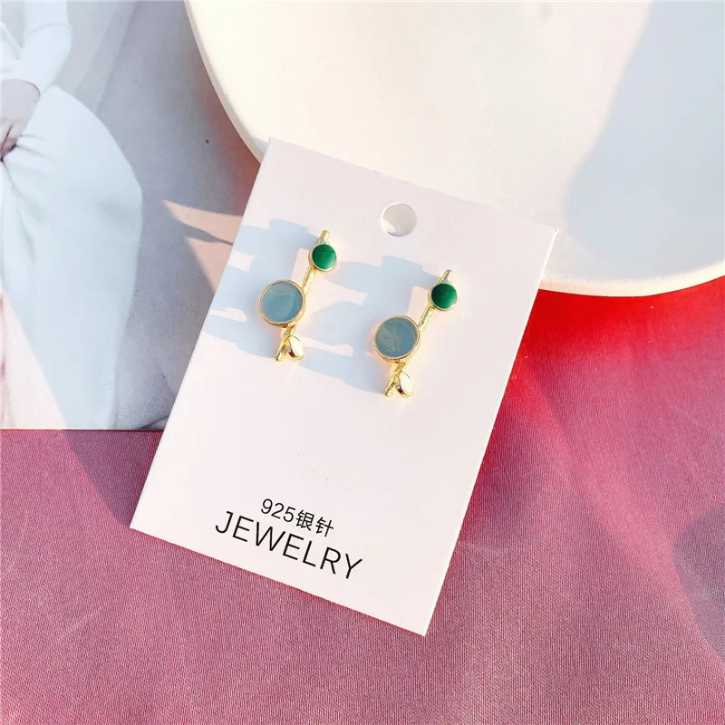 

Korean version small pure and fresh earring 925 pin earring avocado twig web celebrity same style