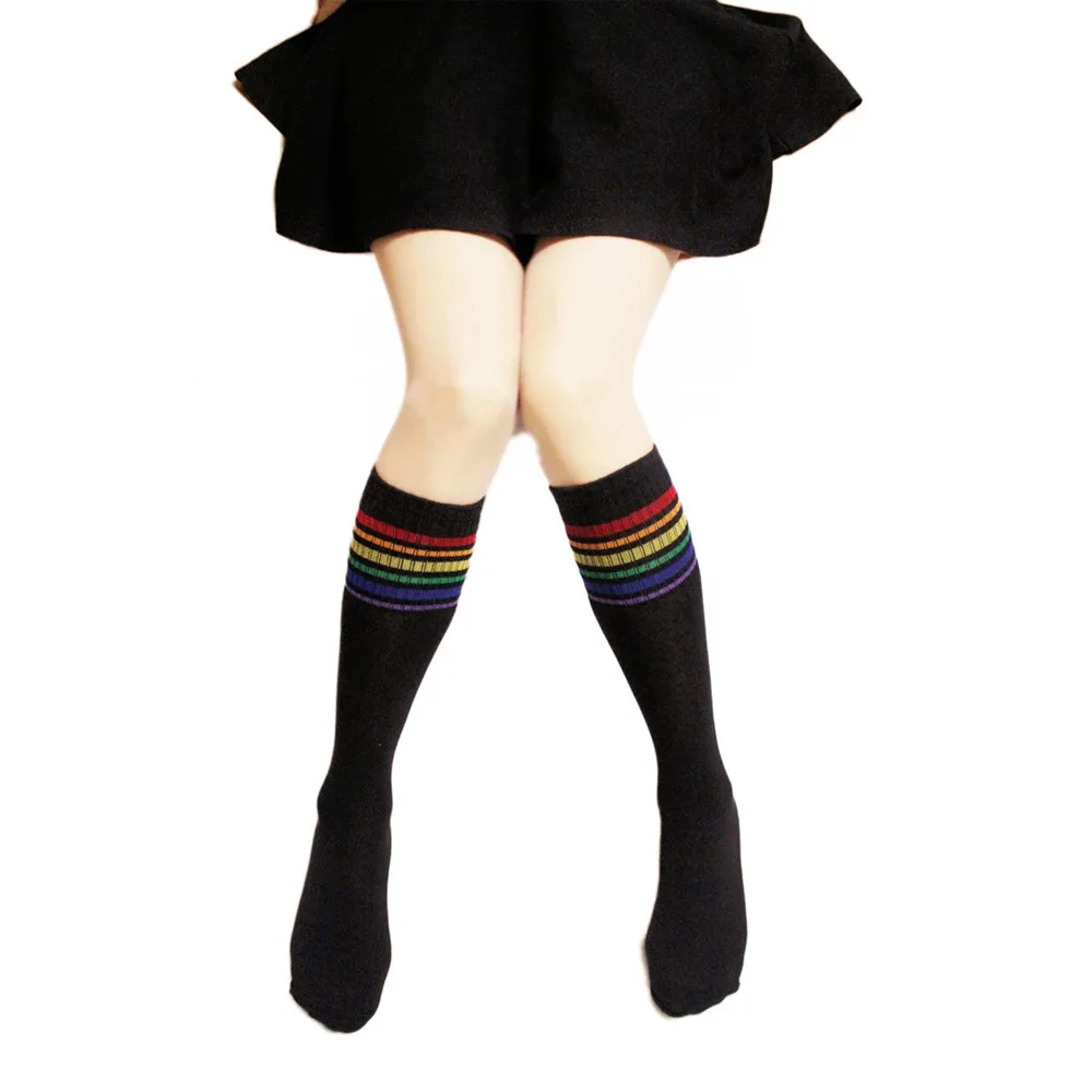 Модные высококачественные Гольфы выше колена; удобные длинные носки в радужную полоску для девочек; цвет черный, белый; мягкие эластичные носки Meias# D