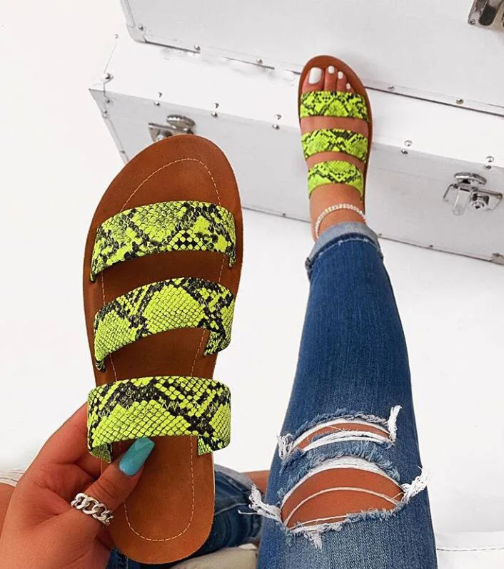 

Summer 2020 plus size flat bottom sandals and slippers snake snake slippers female casual open toe hollow slippers X197