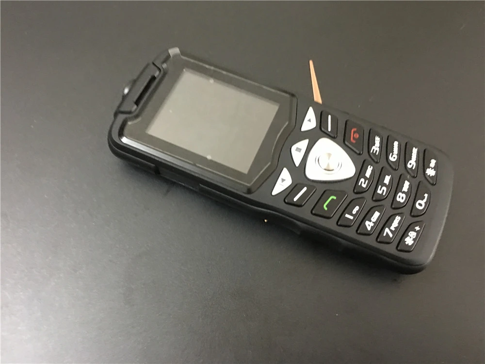 F1 кнопочный мобильный телефон 1,8 дюймов две sim-карты основная большая клавиатура Bluetooth фонарик MP3 радио камера BigHorn дешевый мобильный телефон