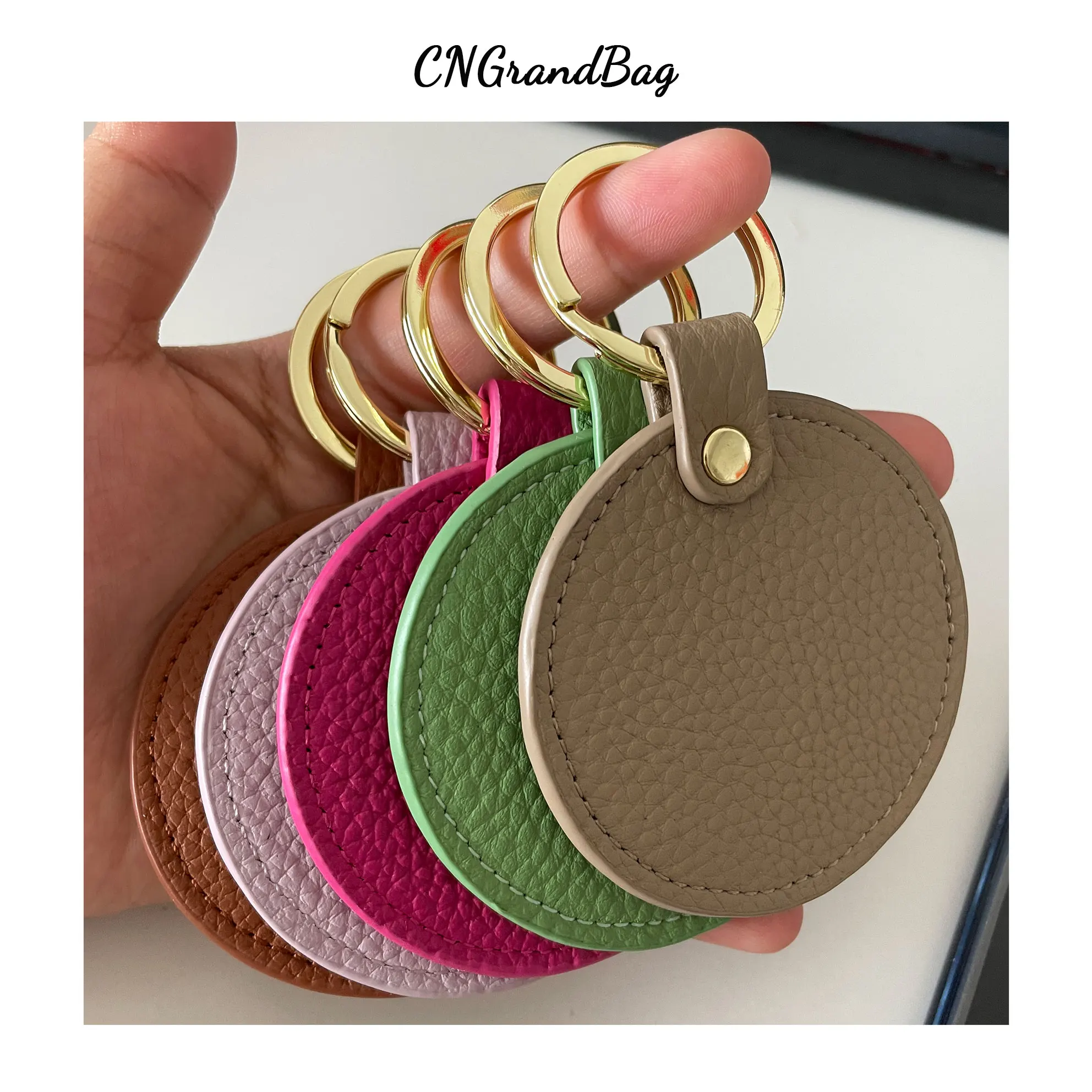 Free Monogram Round Shape Key Holder Men Women Genuine Leather Keychain Pebble Leather Circle Key Ring Gift key case,key holder,key organizer,key purse