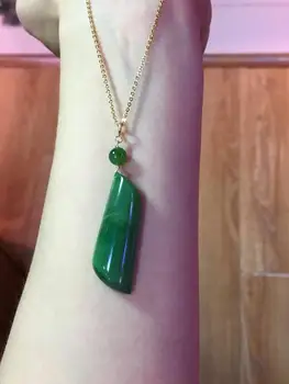

Natural Russian jasper, Hetian jade, unique shape, pendant.Jasper, bright color, emerald green, spinach green.