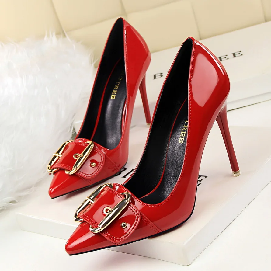 

2586-18 Korean-style Simple-Slimming Thin Heeled High-Heel Shallow Mouth Pointed Patent Leather Metal Belt Buckle WOMEN'S Shoes