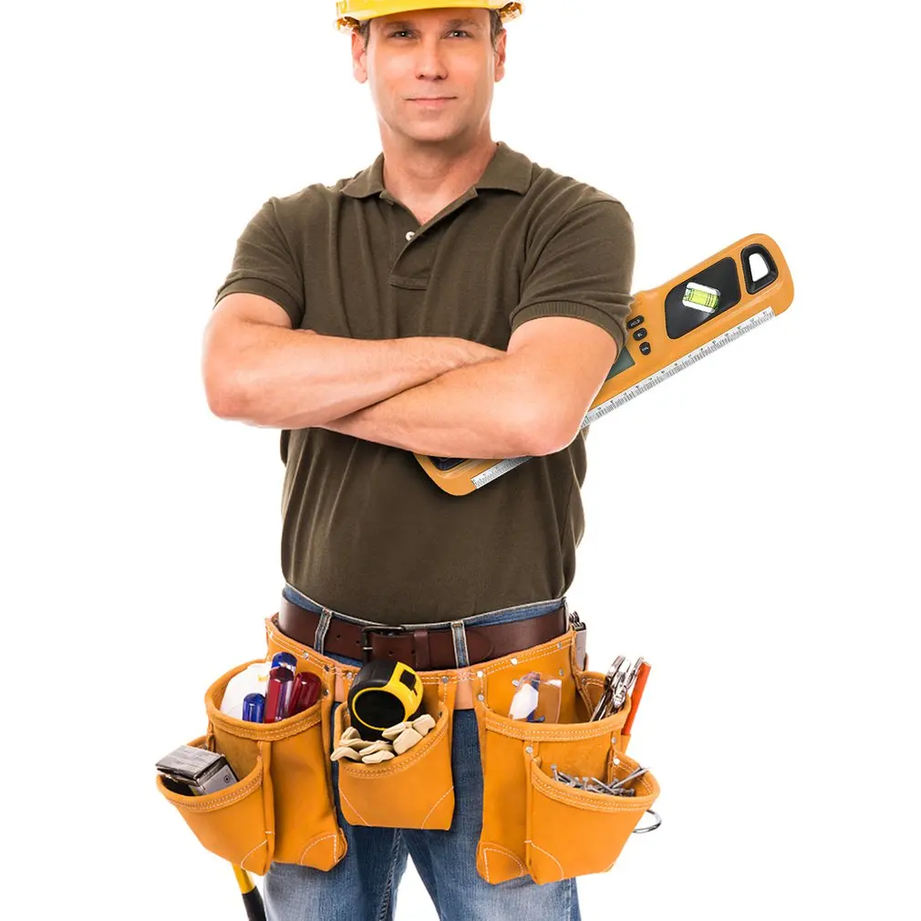 отделочные работы. мастер по ремонту квартиры показывает класс. мастер кухни. человек с инструментом. мастер на час.