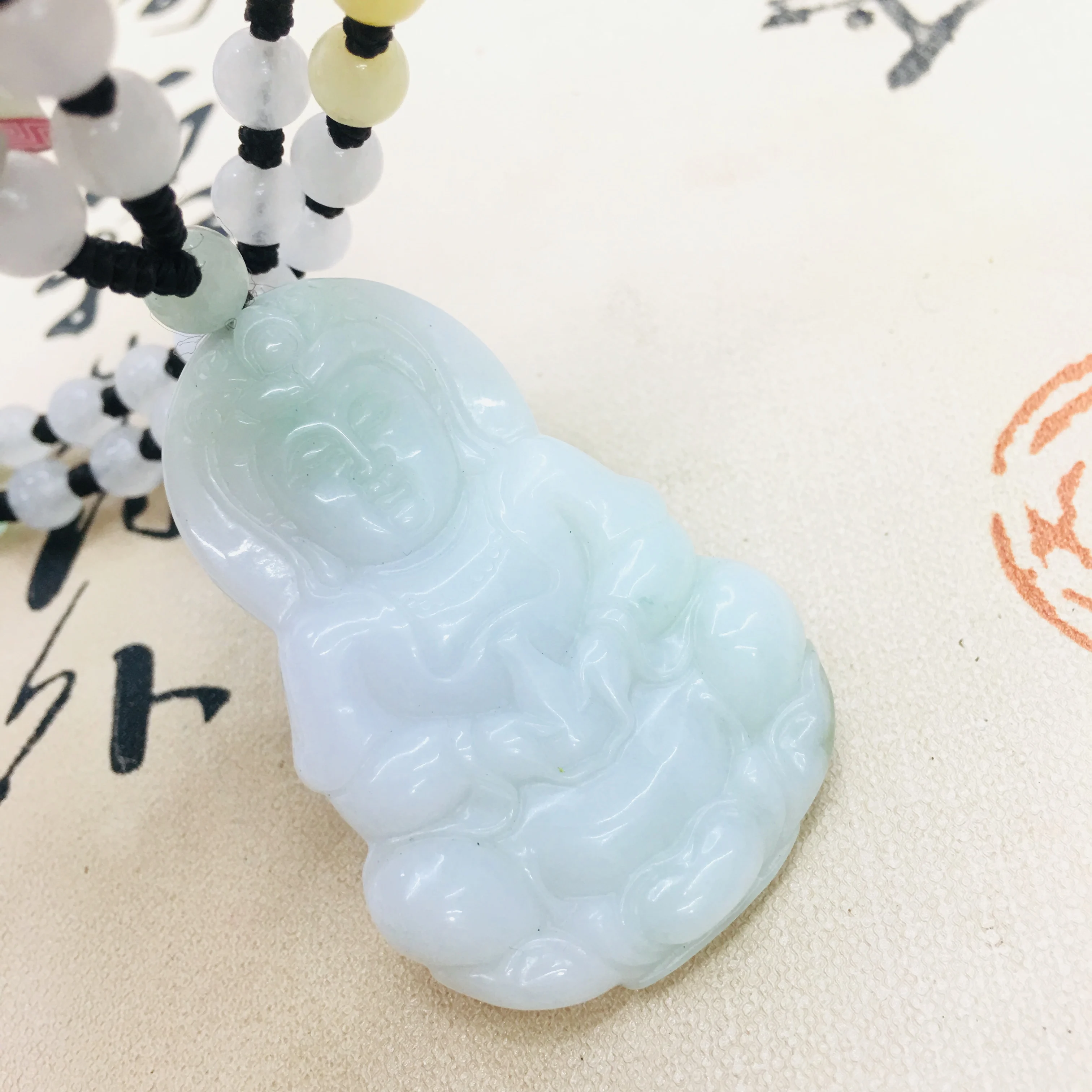 

Pure natural Emerald jade pure hand-carved two-tone Guanyin pendant three-color jade bead necklace sweater chain
