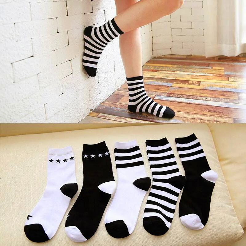 

5 Pairs White Black striple Simple Sporty Style Harajuku Socks Women Cotton Star Ankle Socks Female Fashion Funny Striped Socks