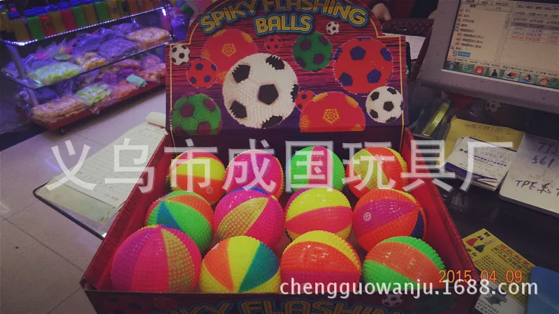 

7.5 Centimeters Basketball Flash Sports Pet Vent Toy Stall Night Market Hot Selling