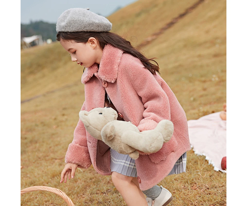 Верхняя одежда из овечьей кожи для девочек; коллекция года; Корейская версия; зимнее детское однобортное пальто из толстого плюша