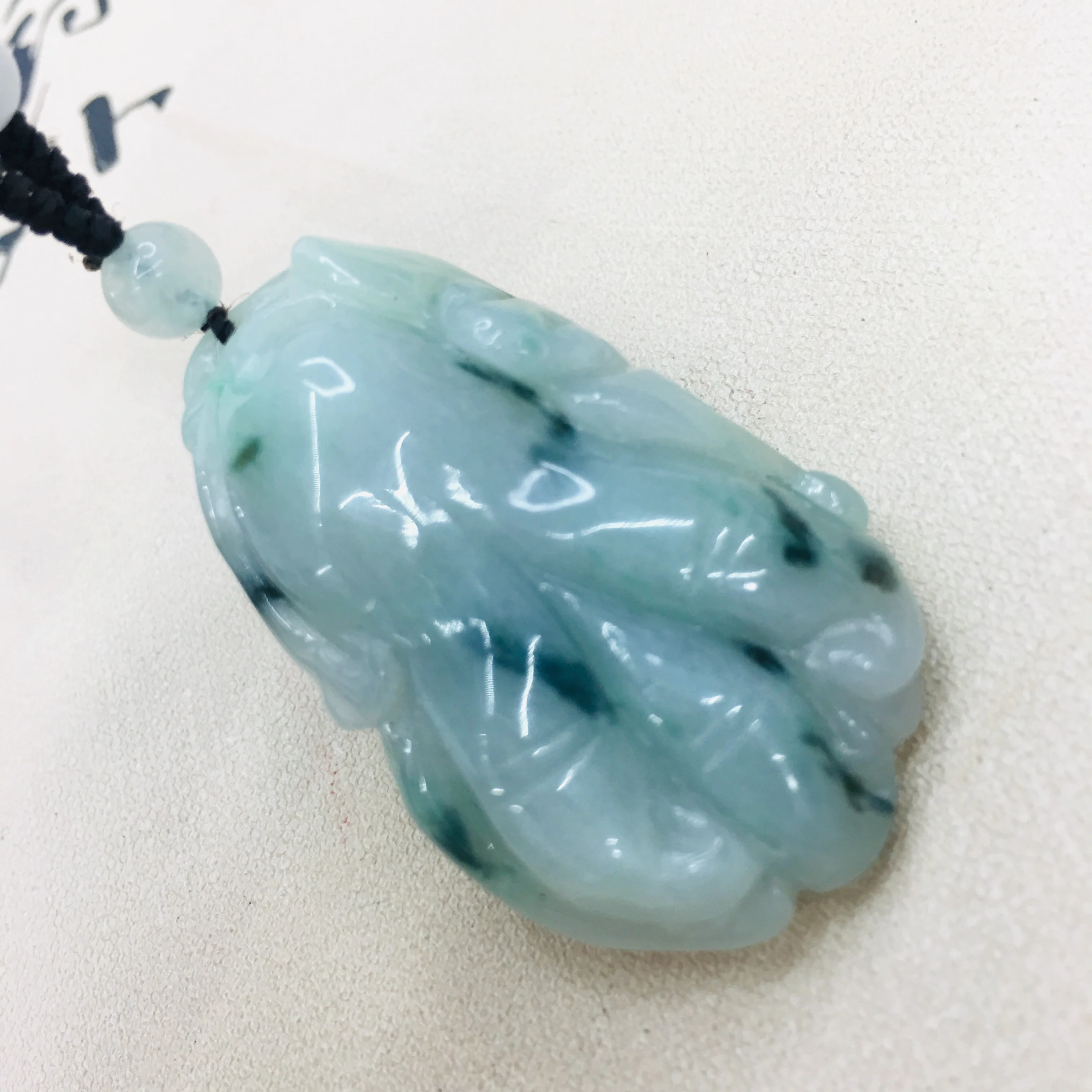 

Natural Burmese Emerald Jade Carving Light Green Bergamot Pendant with Jade Tricolor Bead Necklace Sweater Chain