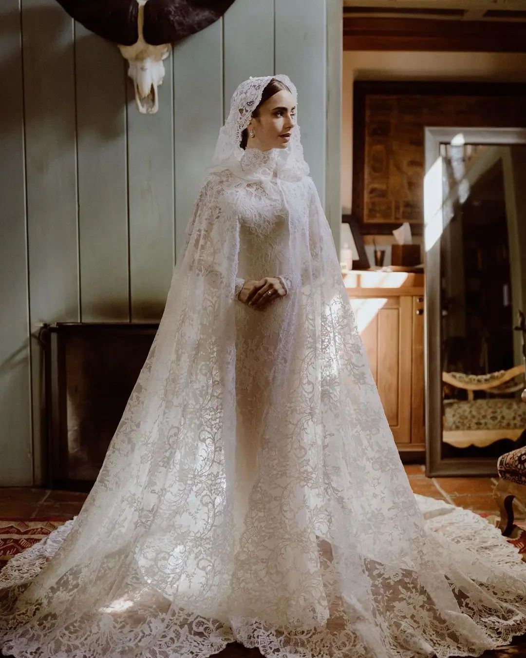 Mantello da sposa con cappuccio ispirato a Lily stark 2021 cappella velo da  sposa lungo completamente in pizzo vittoriano britannico occidentale|Bridal  Veils| - AliExpress