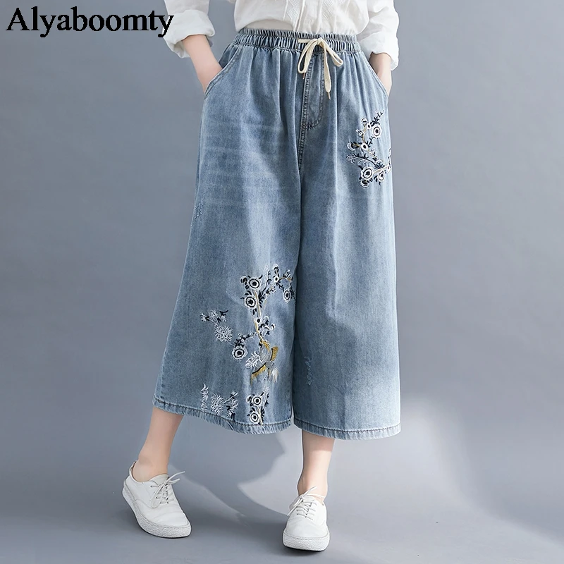 denim capris with elastic waist