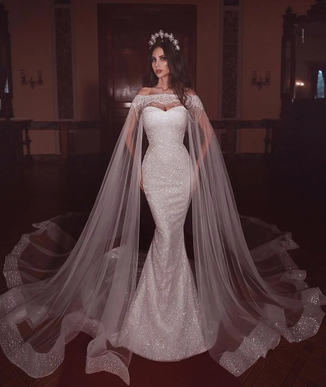 

White Glitter Sequins Mermaid Wedding Dress With Long Veil Sweetheart Beading Court Train Plus Size Sparkly Women Bridal Gowns