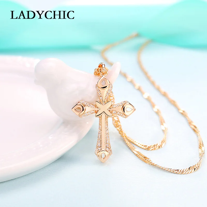 Женский кулон с крестом LADYCHIC классический золотого цвета микро цирконием