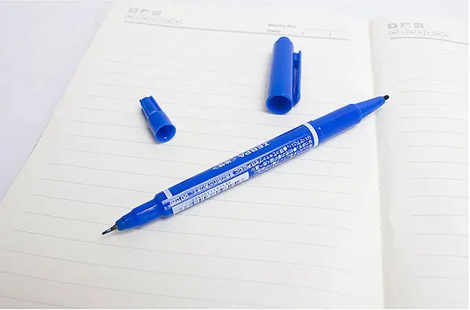 

Oil marker quick-drying hook line pen three-color small double slider marker pen