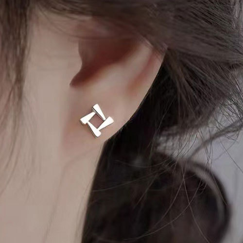 Fashion Women's Minimalist Mini Geometric Studs Earrings Triangle Square Heart Star Zircon Small Earrings Party Jewelry