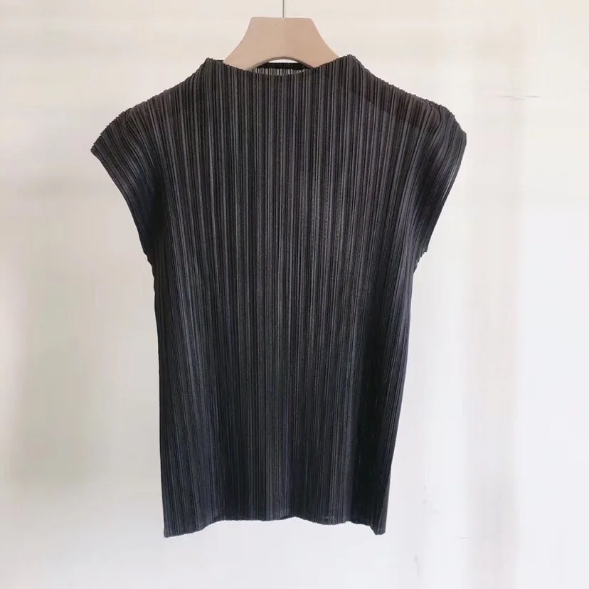 

Miyake pleated T-shirt female summer new half-high collar loose elastic solid color casual wild top free shipping