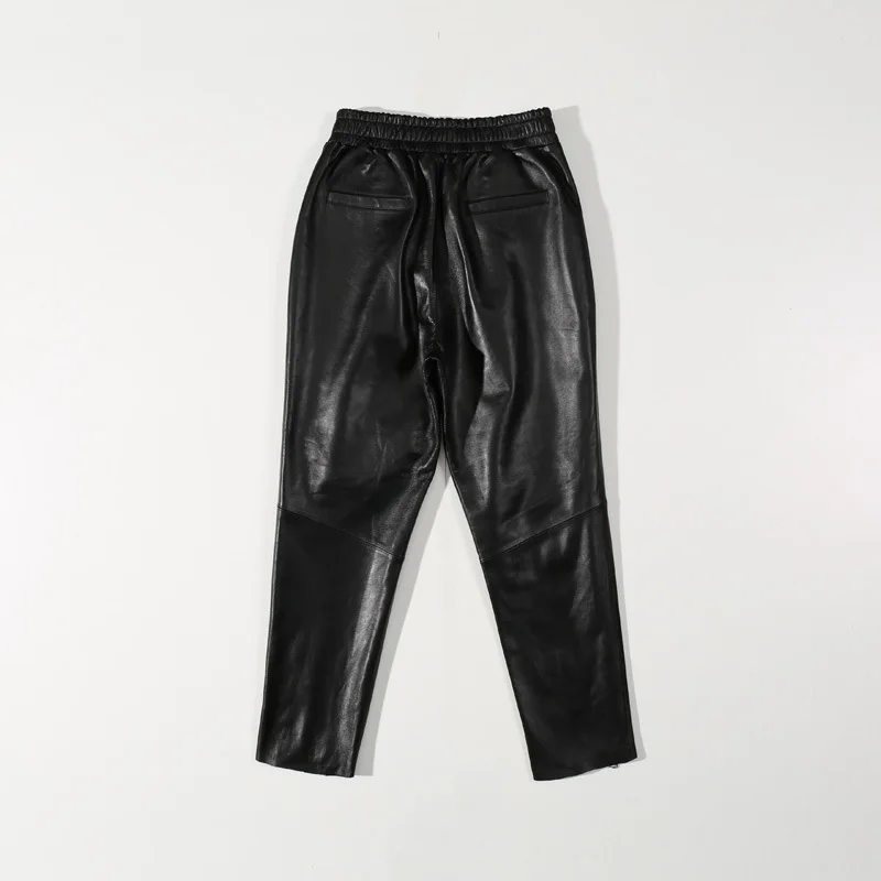 Mode Echte Schapenvacht Vrouwen Zwarte Elastische Taille Voet Broek Dunne Koreaanse Folds Ritsen Lederen Broek Mode Echte Schapenvacht Vrouwen Zwarte Elastische Taille Voet Broek Dunne Koreaanse Folds Ritsen Lederen Broek
