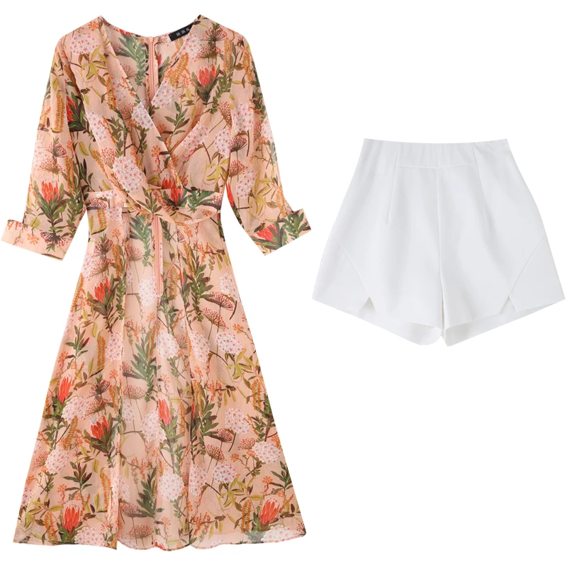 white dress shorts ladies