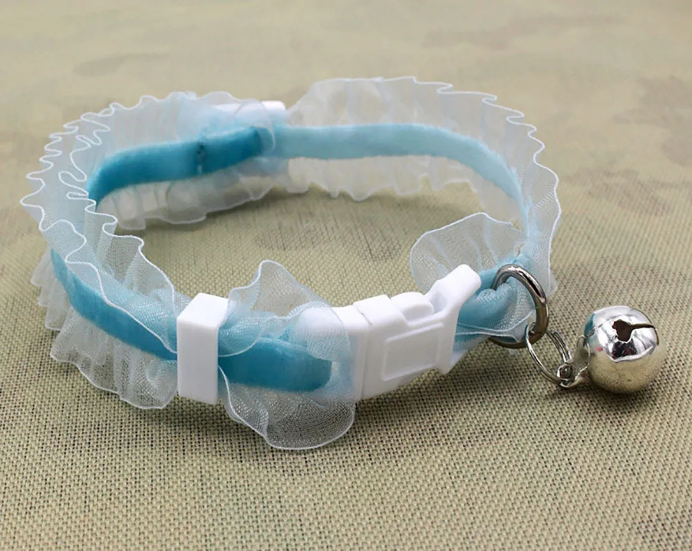 Light Blue Ошейник для кошек, кружевные пластиковые пряжки, ошейники с колокольчиками для маленькой собаки, котенок, щенок, домашнее животное, аксессуары, регулируемые милые размеры XS-S - Цвет: Light Blue