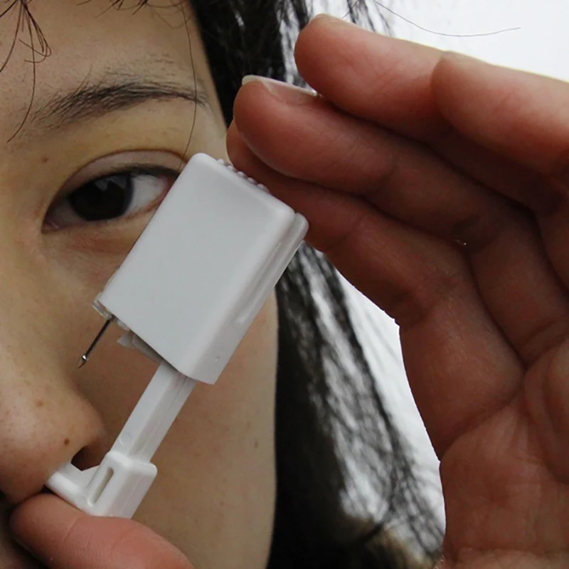 1pc Disposable Safe Sterile Nose Ring Stud Piercing Unit Set Gun Tool Earring Professional 4 H03b63540c5be4576b1285885c1f2089aD