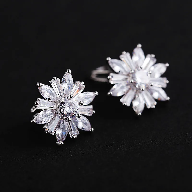 Silver Простой женский Подсолнух цирконовые серьги-клипсы модные серебряные золотые свадебные серьги Элегантные обручальные серьги для женщин - Окраска металла: Silver