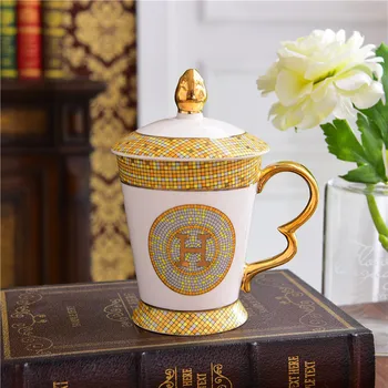 

Ceramic Mugs Creative Tea Mugs with Lid Breakfast Milk Coffee Cup Drinkware Tea Cup Gold Handle Luxury Bone China Material 300ML