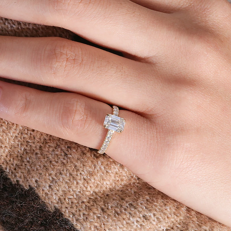 Finger Carat Emerald Cut Diamond Ring Emerald Cut Ring Carats On