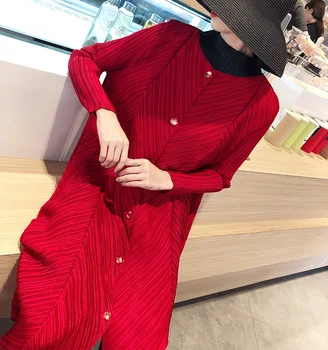 

HOT SELLING Miyake fashion solid o-neck long sleeve single button windbreaker IN STOCK