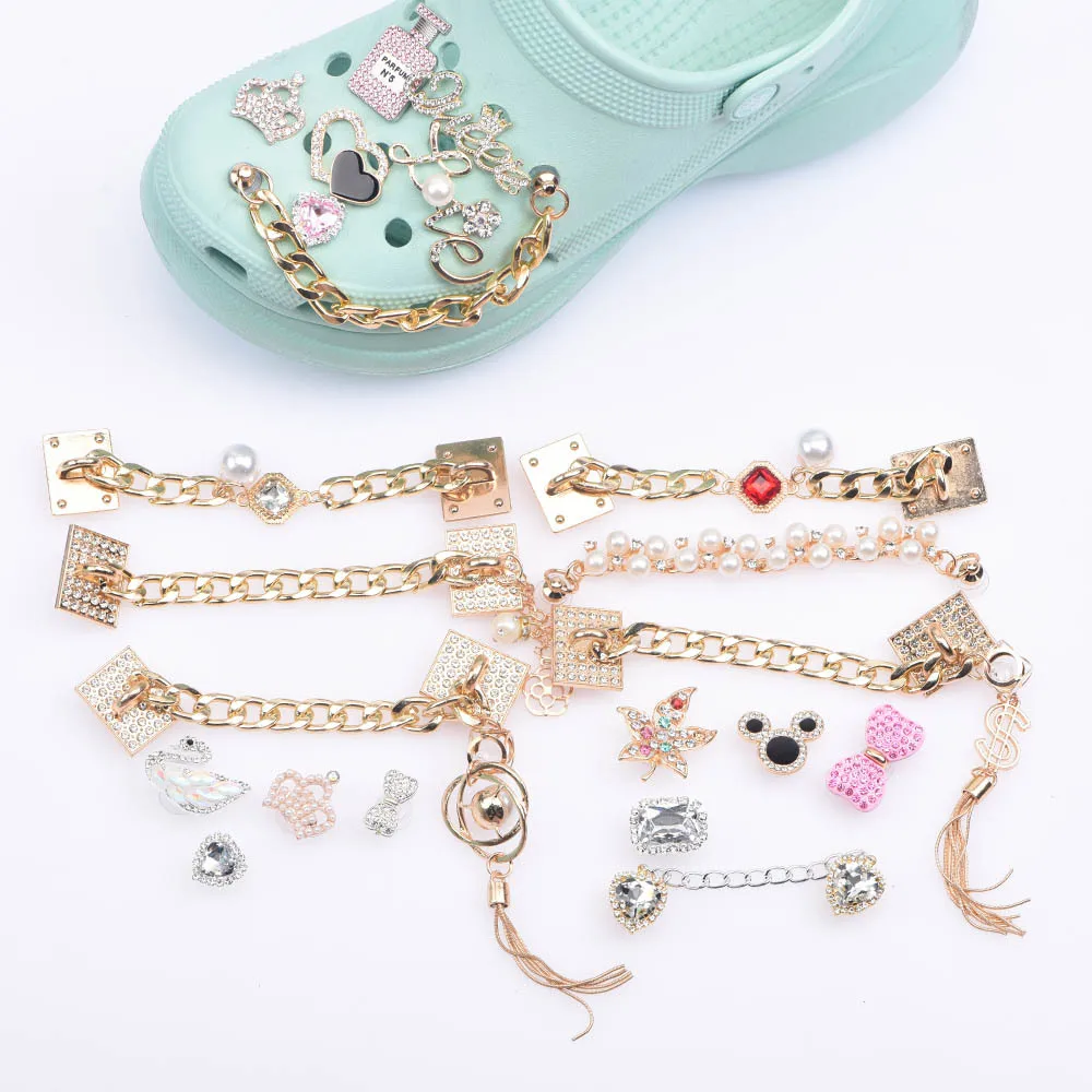 New Brand Shoes Charms Designer Croc Charms Bling Rhinestone Girl Gift Glow Clog Decaration Metal Love Butterfly Accessories 3