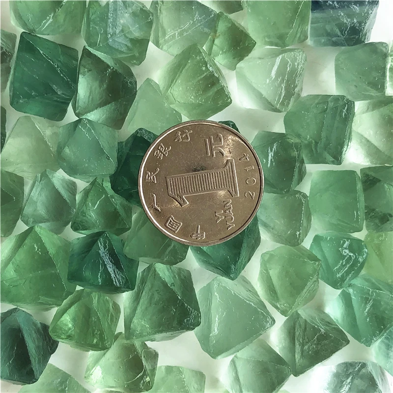 10 20 мм натуральный кристалл образец зеленый флюорит Octahedron лечебные кристаллы