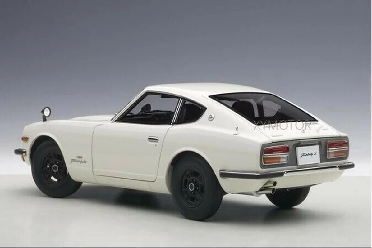 1969 Diecast Model Car 77436 Nissan Fairlady Z432 