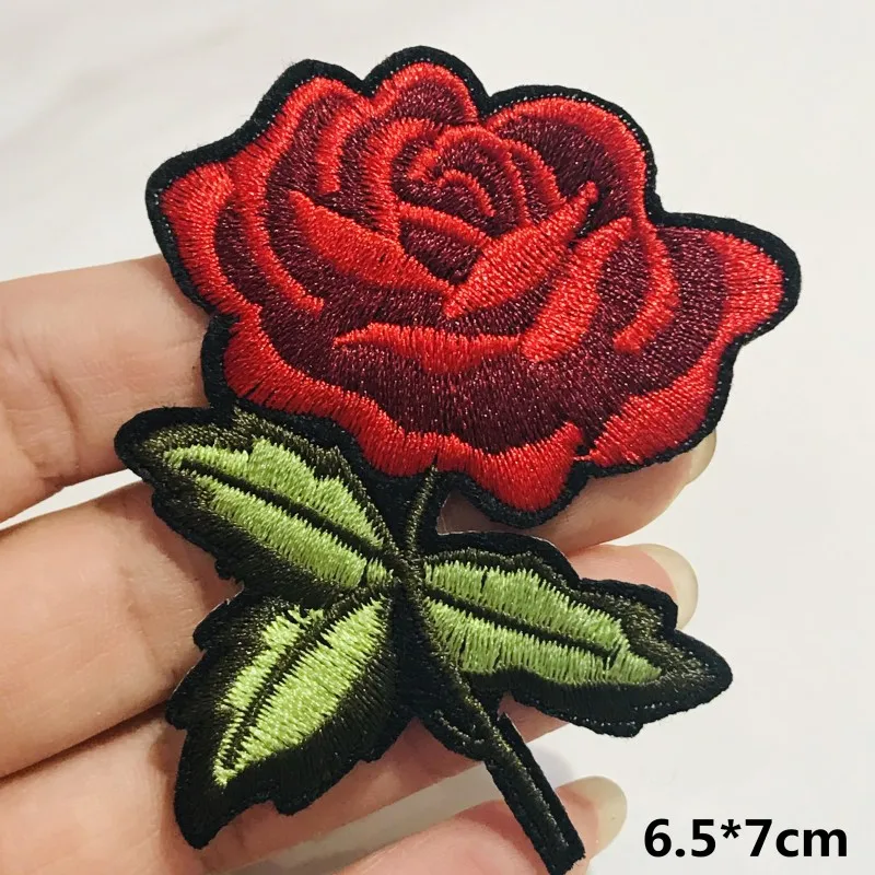 10Pcs Mix Red Rose Flower Women Patch Per Ricamo Per T-Shirt Ferro Su Strisce Appliques Vestiti Adesivi Abbigliamento Badge