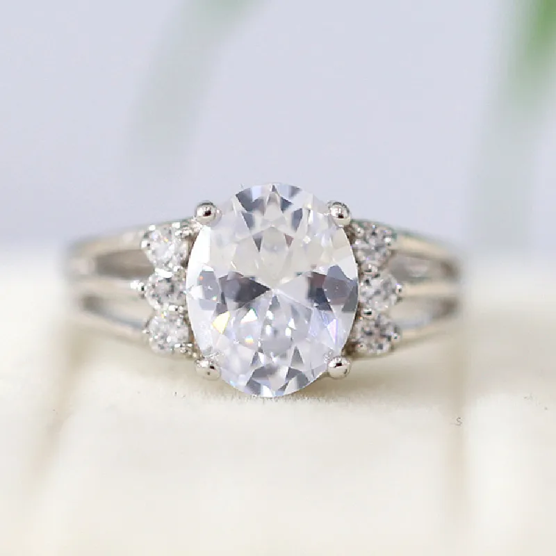 Кольцо с белым топазом 8*10 мм кольцо овальным фианитом позолоченное 18 карат