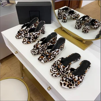 

Women Slippers Leopard Print Square Heels Open Toe Suede Flat Slipper Women 2020 New Luxury Brand Shoes Women Outside Slippers