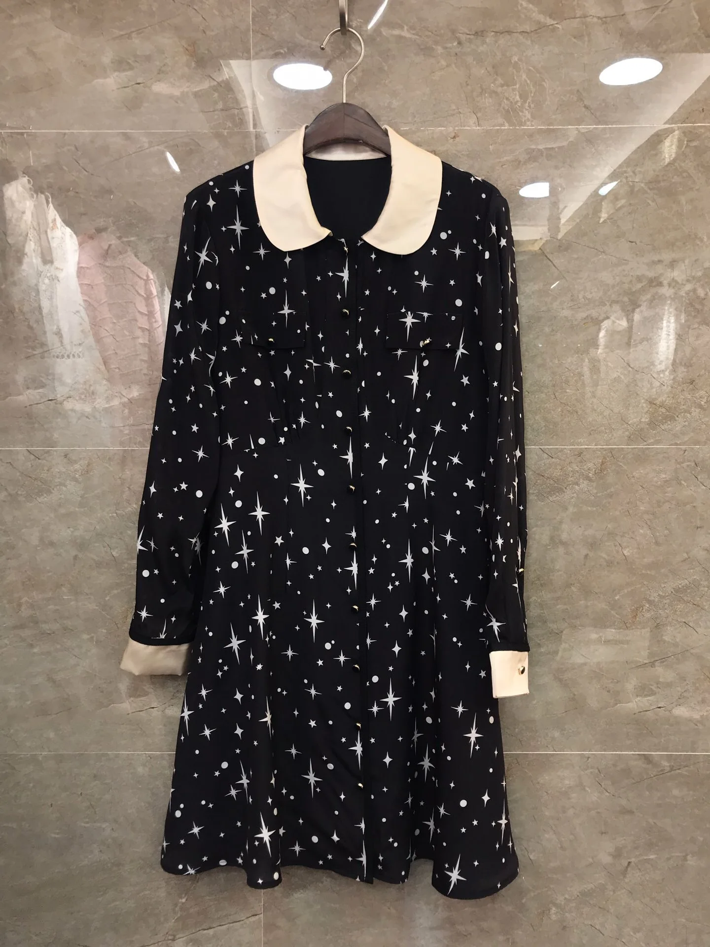2019 Nieuwe Collectie Elegante Mode Leuke Hals Lange Mouwen Stars Gedrukt Midi Jurk Maat SML Gratis Verzending Wereldwijd 2019 Nieuwe Collectie Elegante Mode Leuke Hals Lange Mouwen Stars Gedrukt Midi Jurk Maat SML Gratis Verzending Wereldwijd