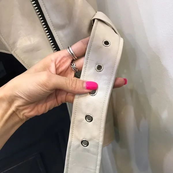 [EWQ] корейская модная одежда короткая тонкая куртка из искусственной кожи Новая Осенняя высококачественная черная кожаная куртка с длинными рукавами QL05800