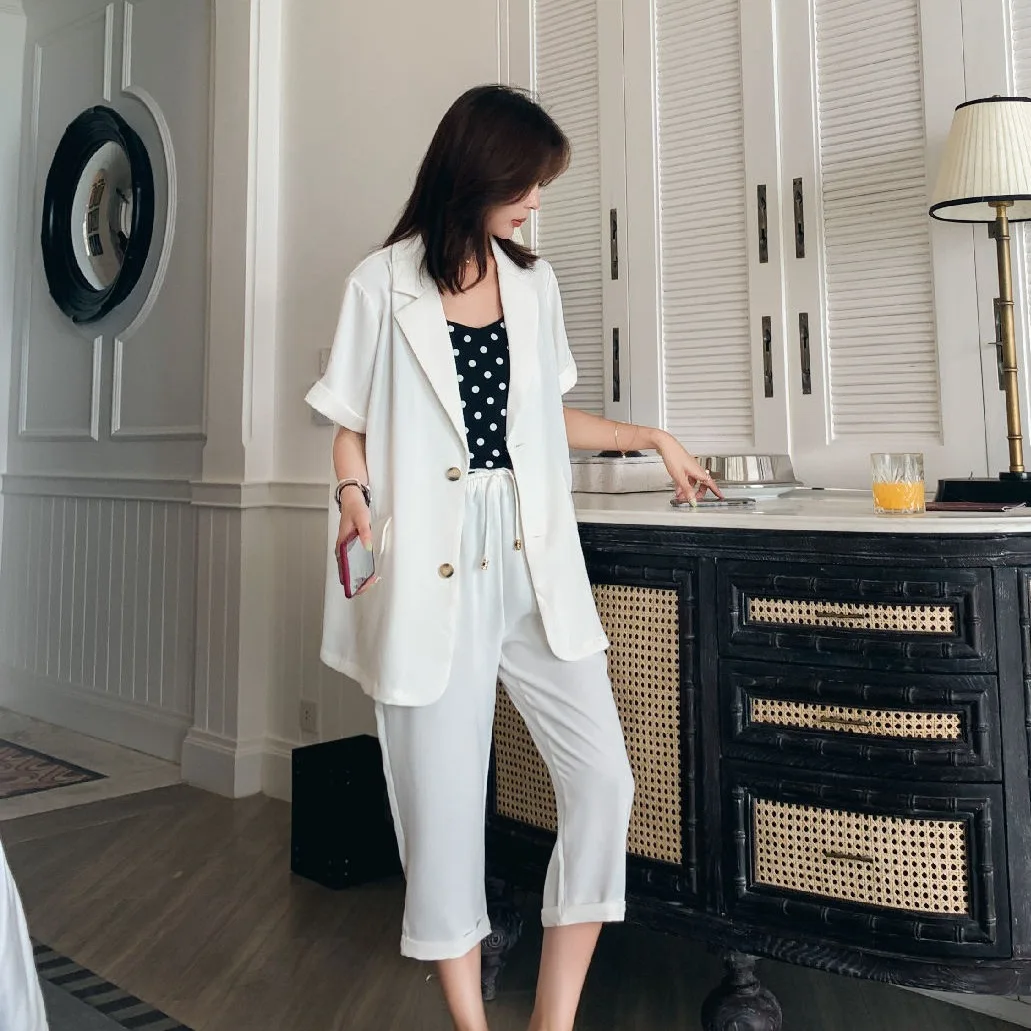 

Photo Shoot White Mid-length Suit Collar Single Breasted Waist Hugging Lace-up Capri Straight-leg Pants Polka Dot Camisole Three