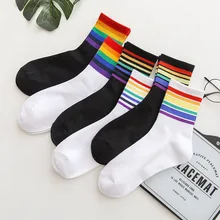 LGBT Moda a rayas ropa de calle Coreana de las mujeres calcetines de arcoíris cálido caramelo divertido blanco negro de invierno calcetines de algodón feliz