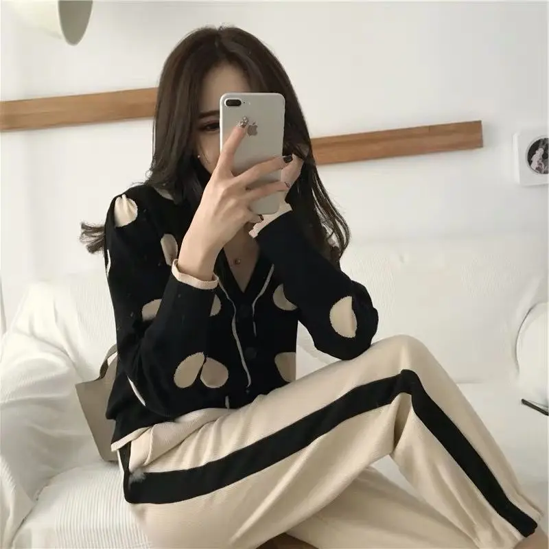 

Autumn New Suit Women's Two-piece Knitted Cardigan Jacket + Loose and Thin Casual Korean Style Leggings Sports Suit Woman