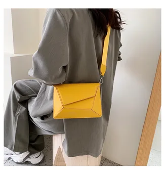 

Free shipping New small bag fashion simple casual college style wild niche texture student small square bag shoulder bag