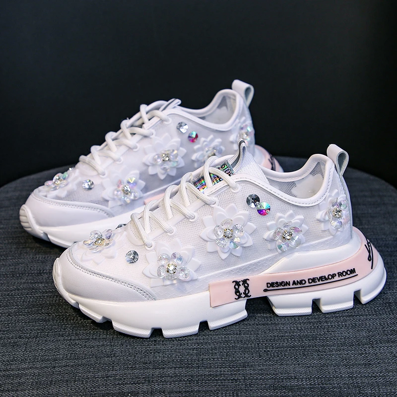 Женские кроссовки на массивной платформе спортивные с дышащей сеткой шнуровке