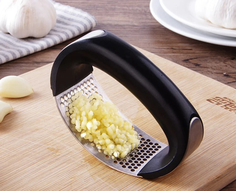 Metal Garlic Press Creative Garlic Chopper Mincer Hand Press Garlic Ginger Onion Crusher Slicer Grater Kitchen Accessories (1)
