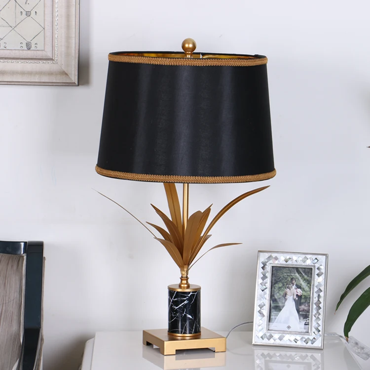 Декоративный золотой металический лист настольная лампа прикроватная современный стиль краткое черный белый мрамор гостиная спальня E27 Led