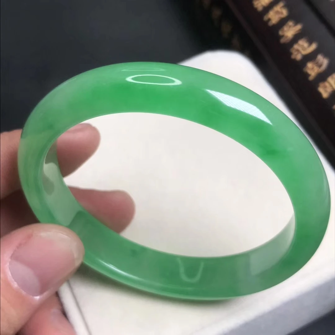 

Only One !59MM Certified (Grade A)100% Natural Green Jadeite JADE Bracelet Women Bangle