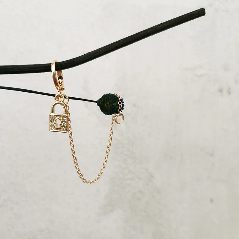 -14372195413_669369530