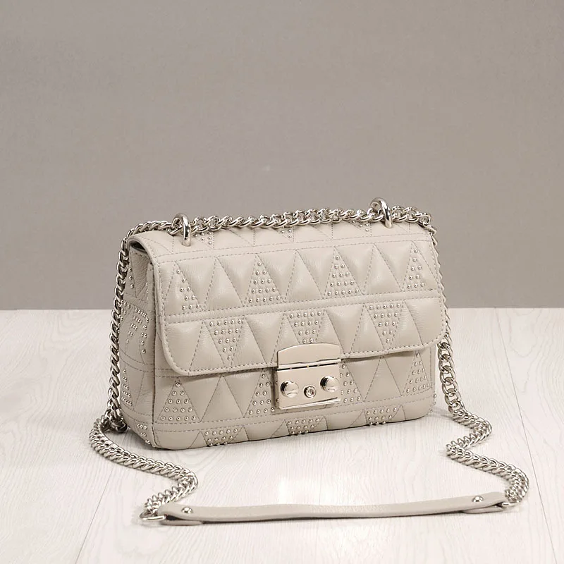High Quality Women Leather Handbag New Top Layer Leather Rhombic Chain Crossbody Bag Female Rivet Shoulder Messenger Bag - Цвет: Серый