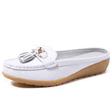 Кожаная прогулочная обувь на танкетке; Новинка года; Удобная Нескользящая повседневная обувь; женская обувь с низким подъемом; большие размеры 35-44